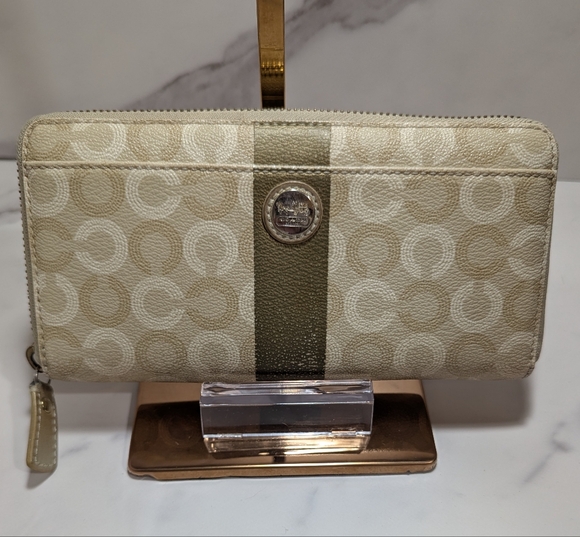 COACH Waverly Coated Canvas Accordion Zip Wallet EUC - Picture 1 of 9